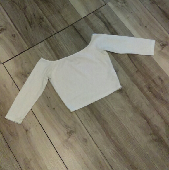 ❌SOLD❌Hollister Crop Tops - Picture 3 of 4